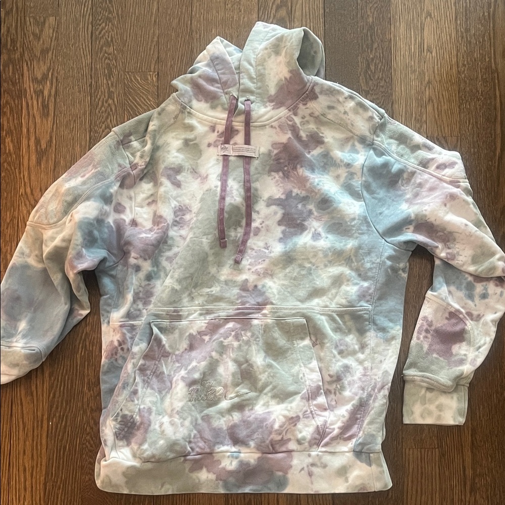 Nike Tie-Dye Sweatshirt
